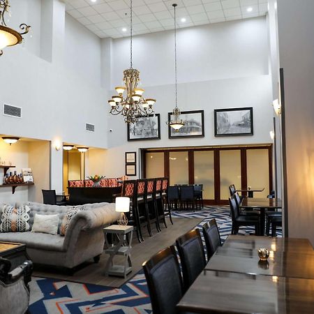 Hampton Inn & Suites Тибодо Экстерьер фото