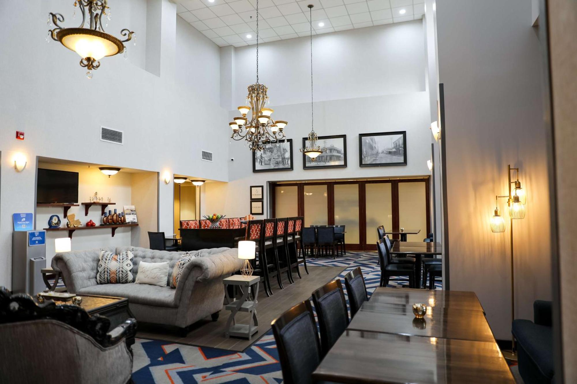 Hampton Inn & Suites Тибодо Экстерьер фото